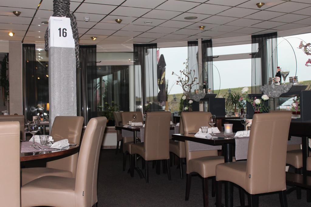 Hotel Restaurant 'T Klokje เรอเนสเซอ ภายนอก รูปภาพ