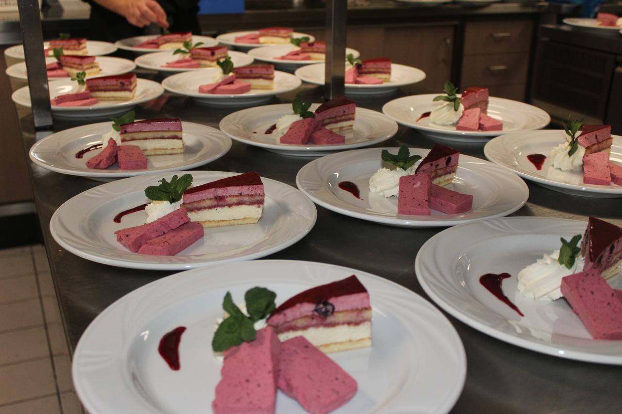 Hotel Restaurant 'T Klokje เรอเนสเซอ ภายนอก รูปภาพ