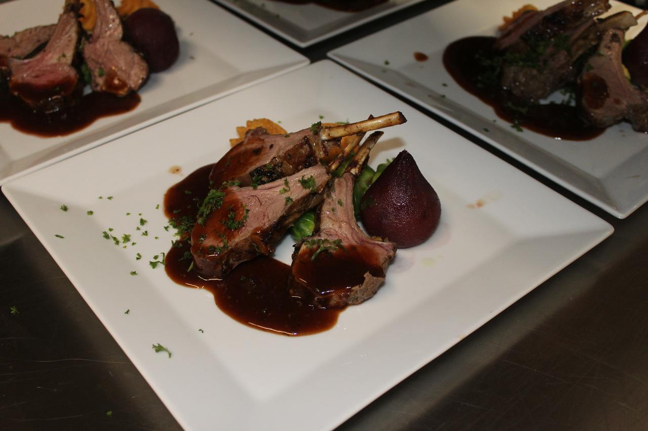 Hotel Restaurant 'T Klokje เรอเนสเซอ ภายนอก รูปภาพ