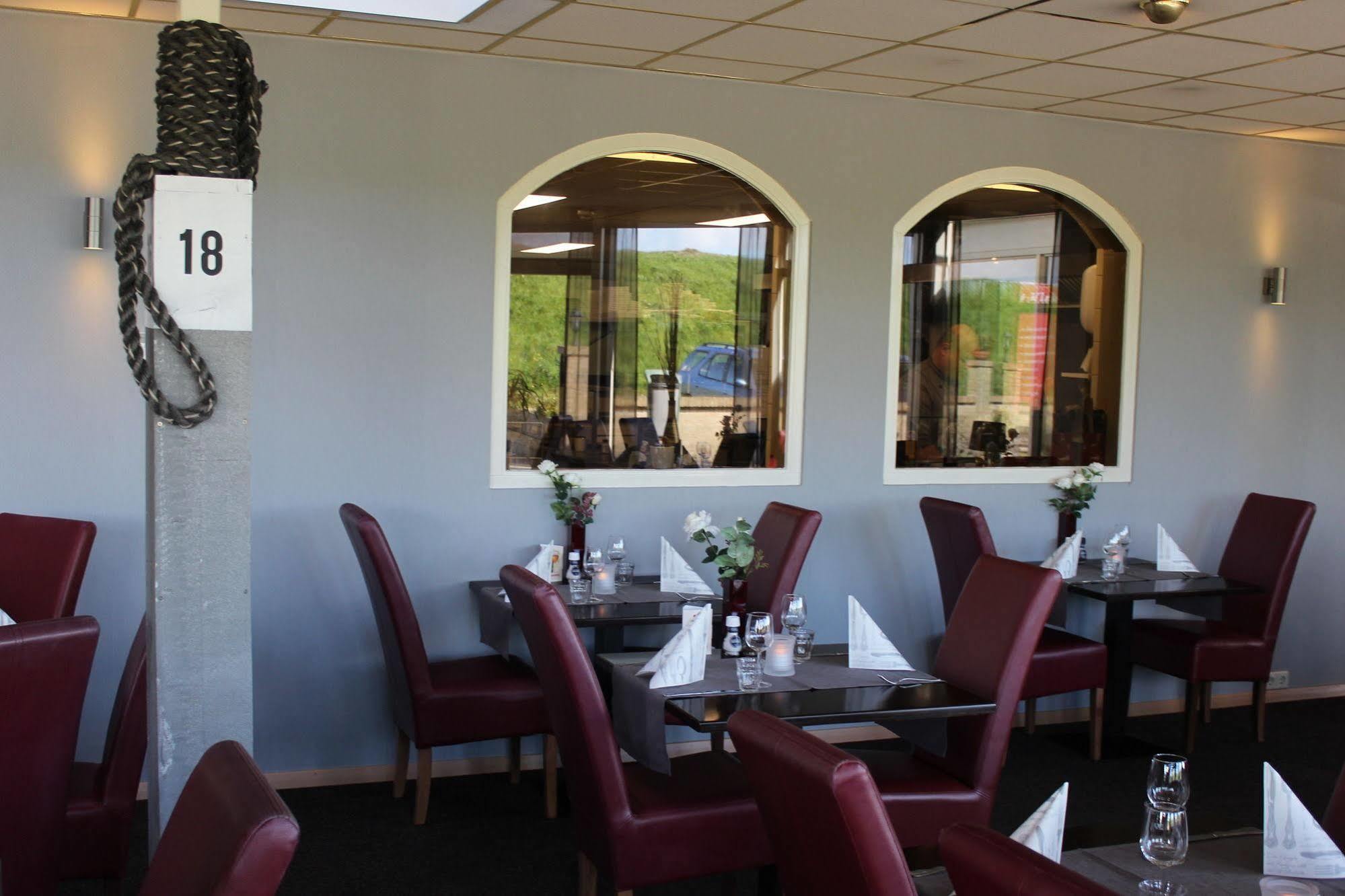 Hotel Restaurant 'T Klokje เรอเนสเซอ ภายนอก รูปภาพ